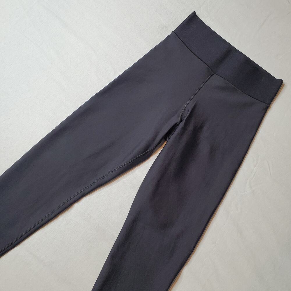 Ultracor Women's Size M High Waist Cropped Legging Solid Black